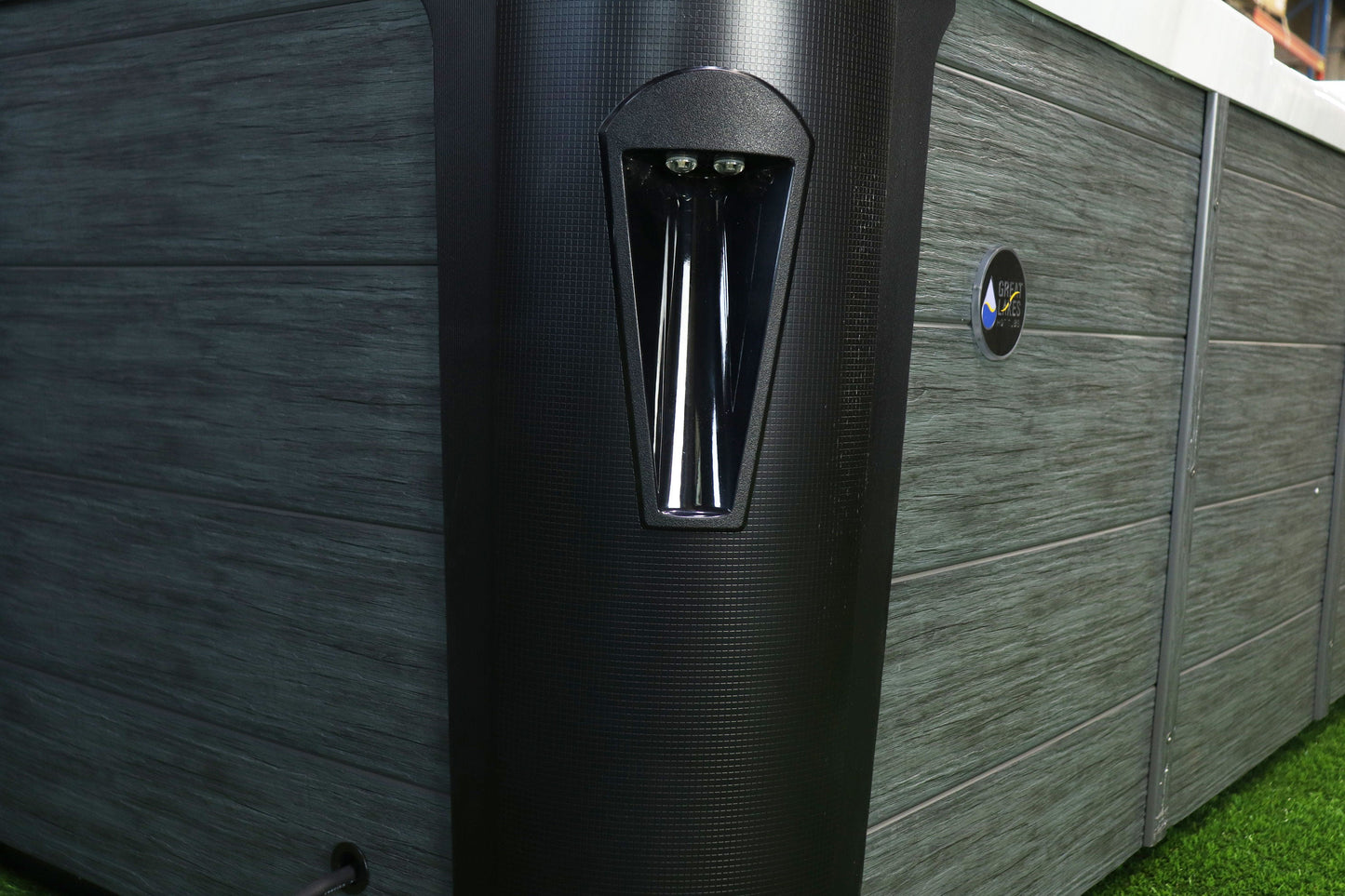 Niagara Falls GL 7-Person 60-Jet Hot Tub